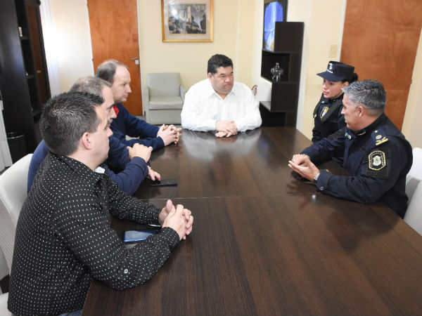 Nedela se entrevistó con Celeste Ayala, la policía que amamantó a un bebé mientras cubría una guardia